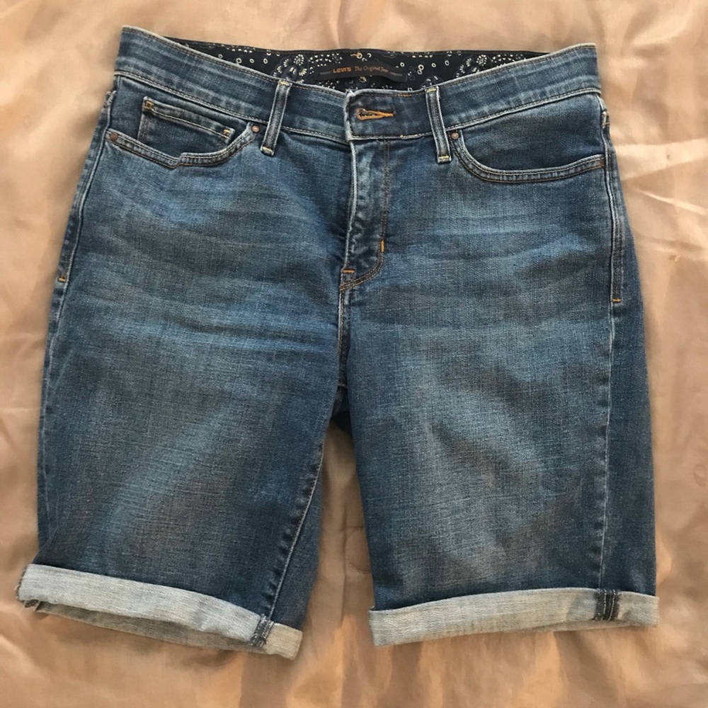 Levi’s Bermuda shorts